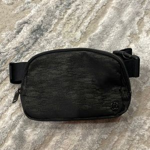 Lululemon Everywhere Belt Bag